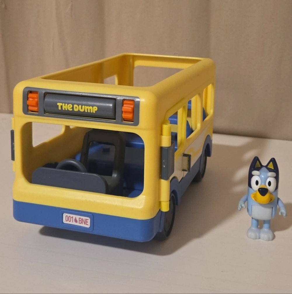 Bluey Adventure Bus